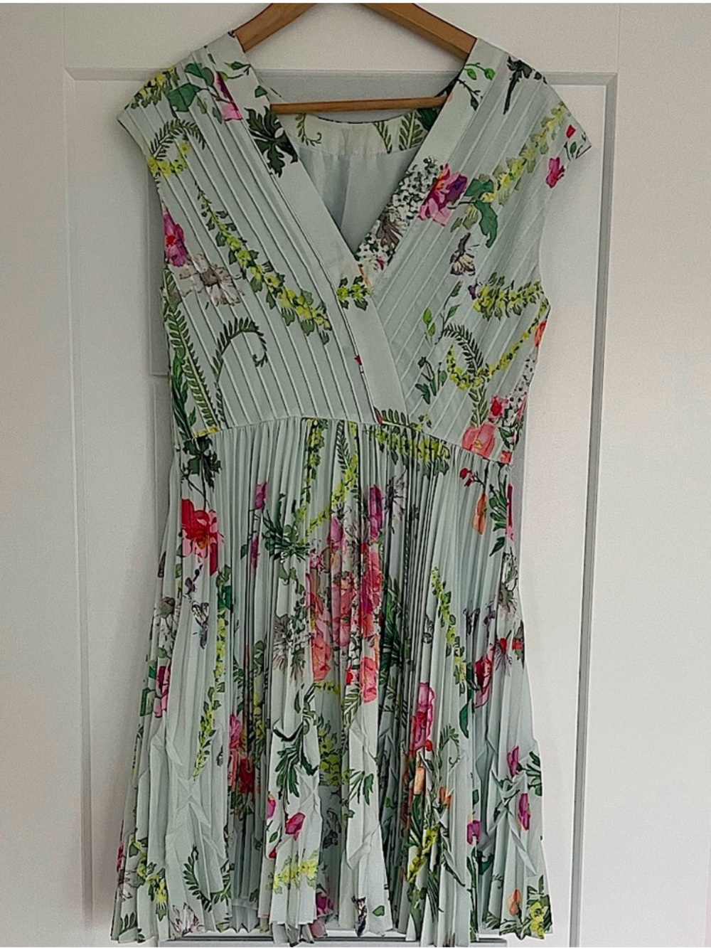 🌷Ted Baker London-Floral Pleated Mint Green Fit-and-Flare Dress🌷 - Picture 2 of 5